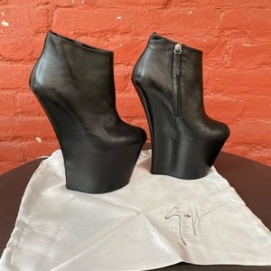 Giuseppe Zanotti Follia “Heelless” Bootie. Size 37.5. Black Napa Leather.
